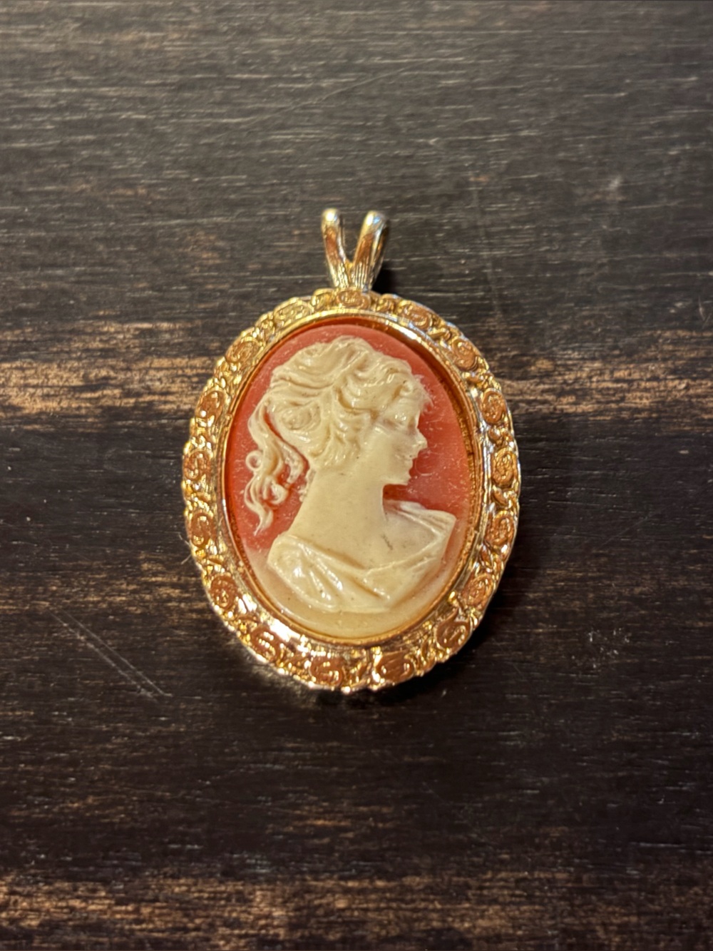 Vintage Cameo Pendant
